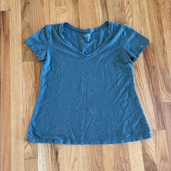 Eileen Fisher Green V-Neck Hemp/Organic Cotton Fitted T-Shirt, Size XS - Picture 1 of 8